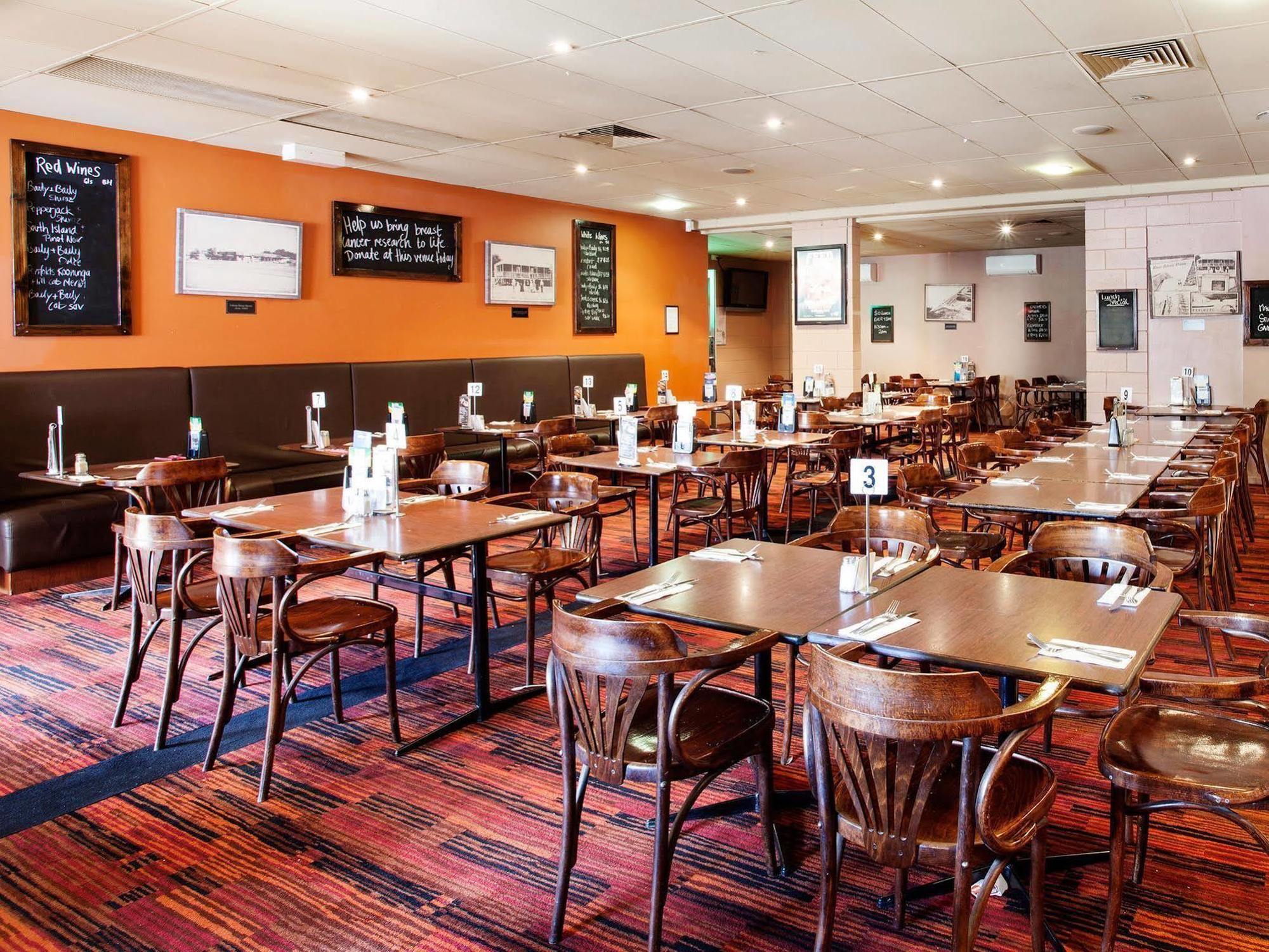 Upper Ross Hotel Townsville Exterior foto