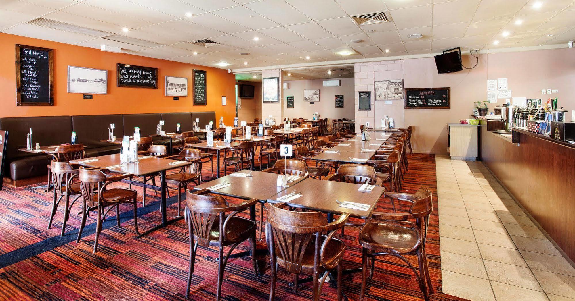 Upper Ross Hotel Townsville Exterior foto