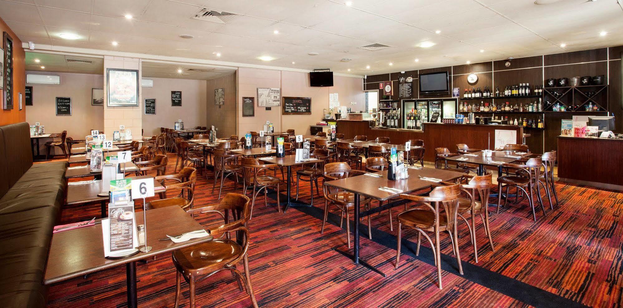 Upper Ross Hotel Townsville Exterior foto